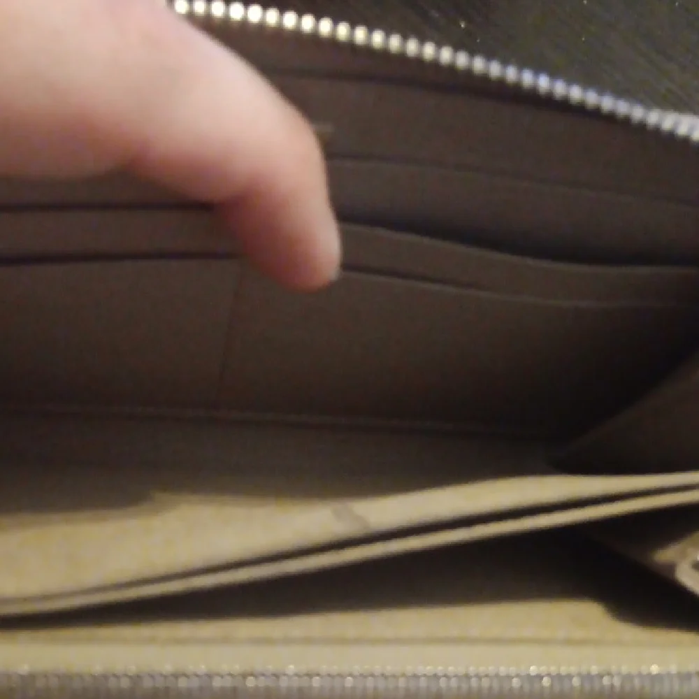 Fendi Full Zip Around Tan Women's Wallet (EUC) - Picture 7 of 13